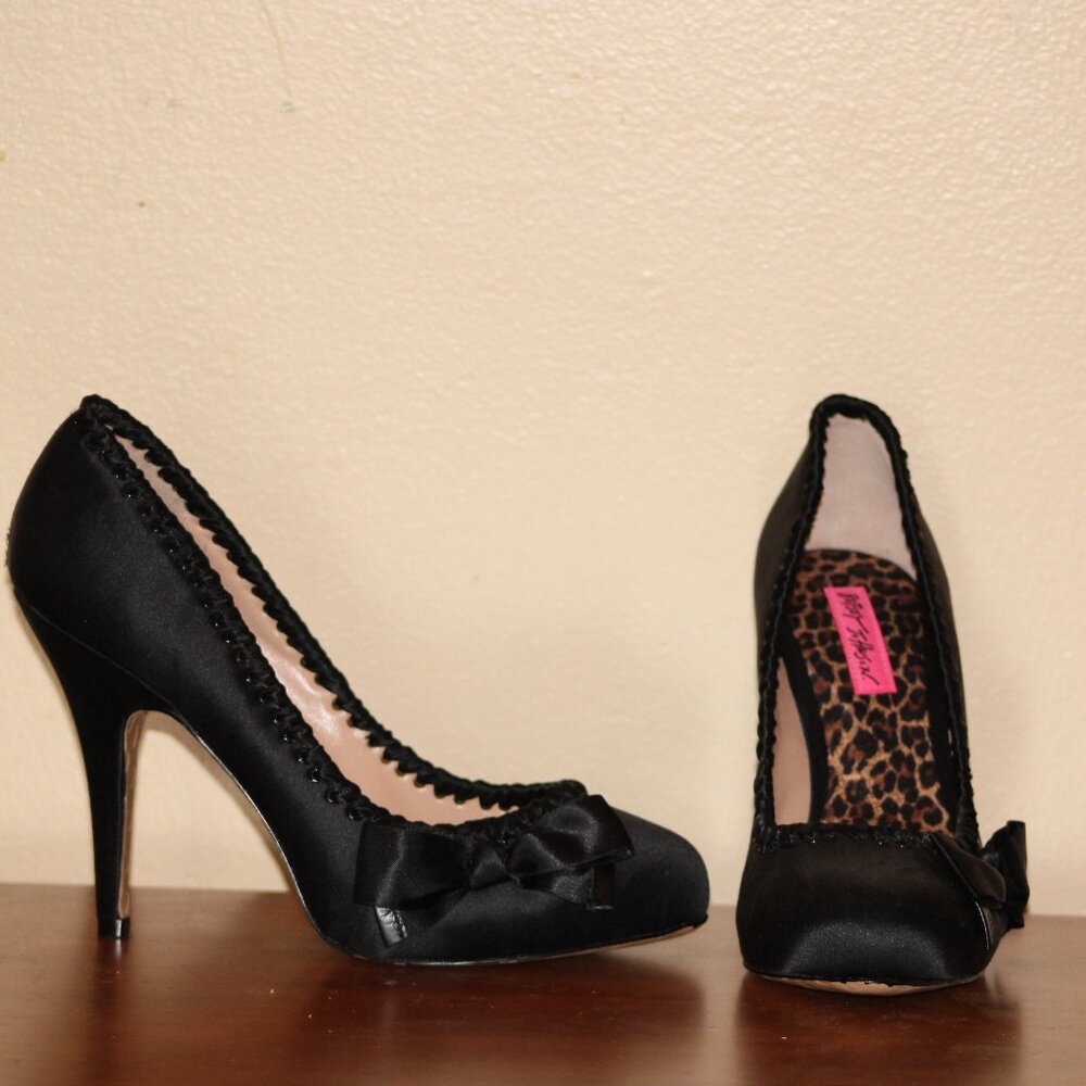 Vintage Betsey Johnson Nelson Satin Pumps - 8M